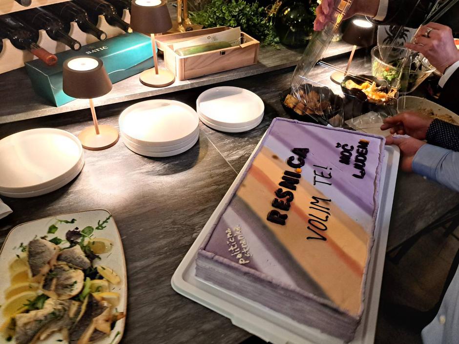 Torta v štabu Zorana Stevanovića | Avtor: S. H. H.