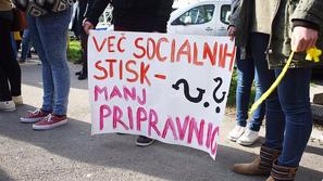 Protest pred fakulteto za socialno delo