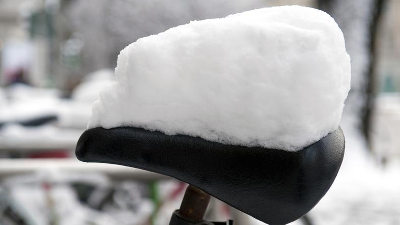 Sneg na kolesu