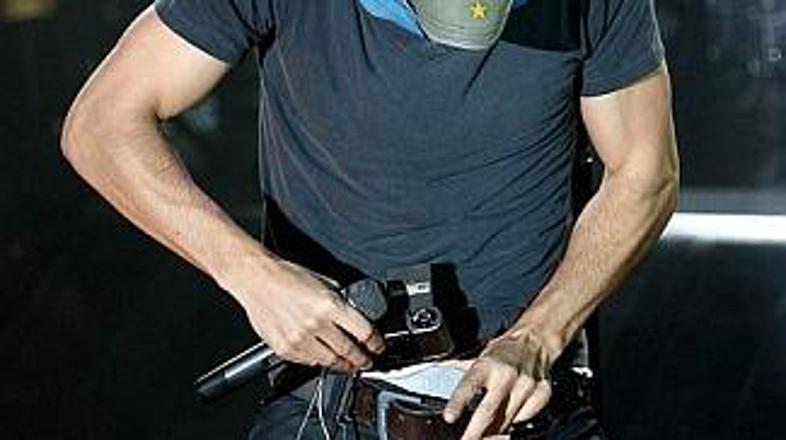 Enrique je kasneje povedal, da je bila vse skupaj šala, in je moral takole dokaz