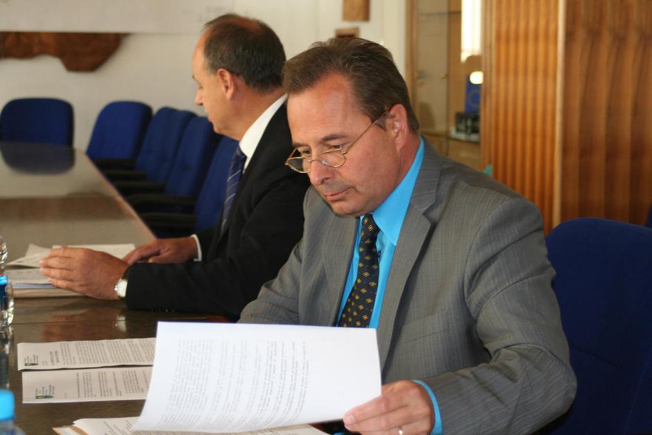 Župan Alojzij Kastelic meni, da je bilo časa za oddajo ponudb za projektiranje i | Avtor: Žurnal24 main