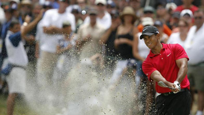 Tiger Woods se vrača na golf igrišča, pa čeprav ima v zasebnem življenju številn