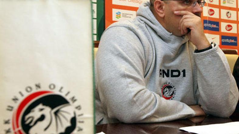 Aleksandar Džikić se bo v Vitorii le stežka izognil tretjemu zaporednemu porazu 