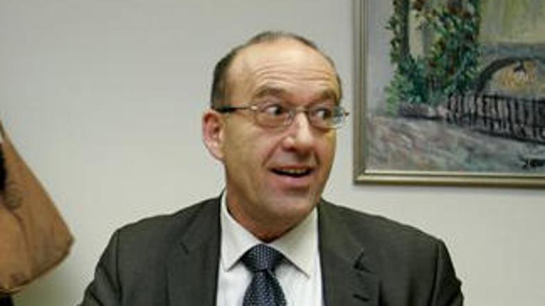 Stranka se mora preimenovati, je prepričan Štrovs.