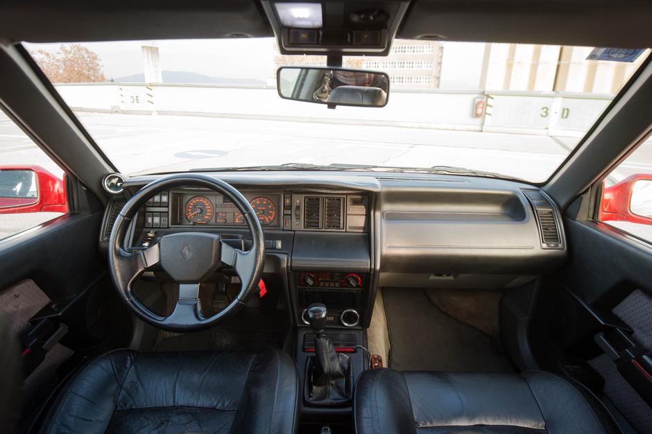 Renault 21 | Avtor: Anže Petkovšek