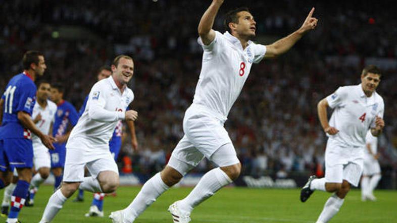 Rooney (levo), Lampard (v sredini) in Gerrard (desno) – trije igralci, ki so sku