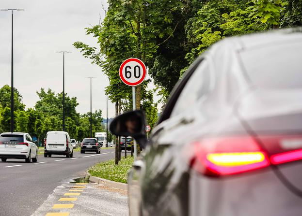Inteligentni asistent za hitrost, asistenčni sistem, vožnja, omejitev hitrosti