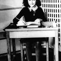 Dnevnik Anne Frank je izšel v številnih knjižnih in filmskih upodobitvah.