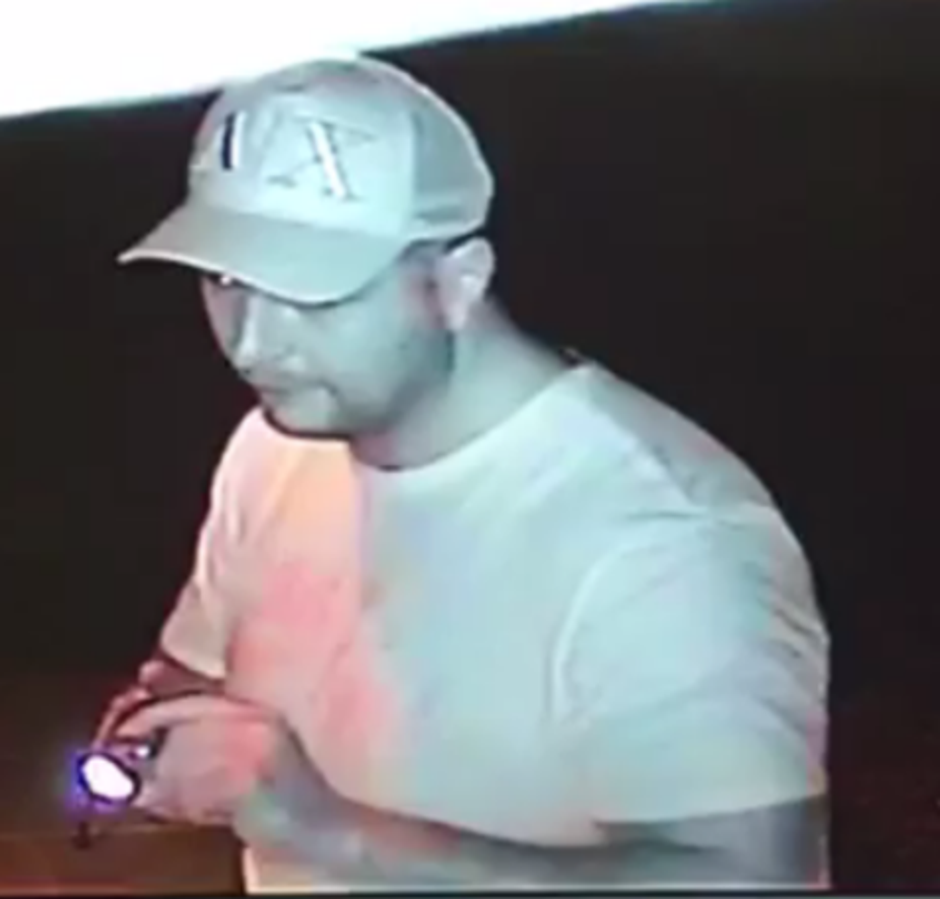 Vlomilec, ki je v Šempetru ukradel opremo za rudarjenje kriptovalut | Avtor: Policija