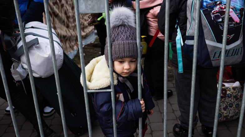 Ukrajina begunci otroci