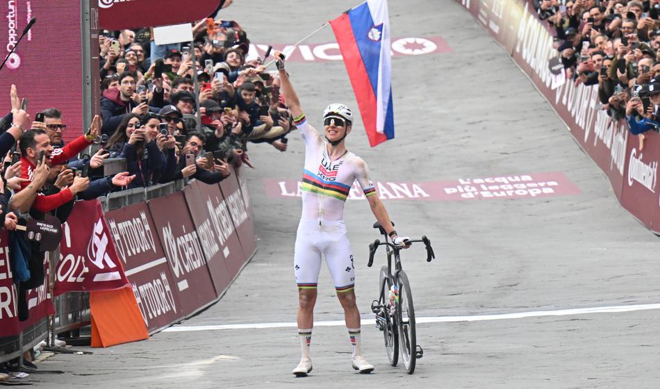 Pogačar z rekordno zmago še bolj pobegnil tekmecem