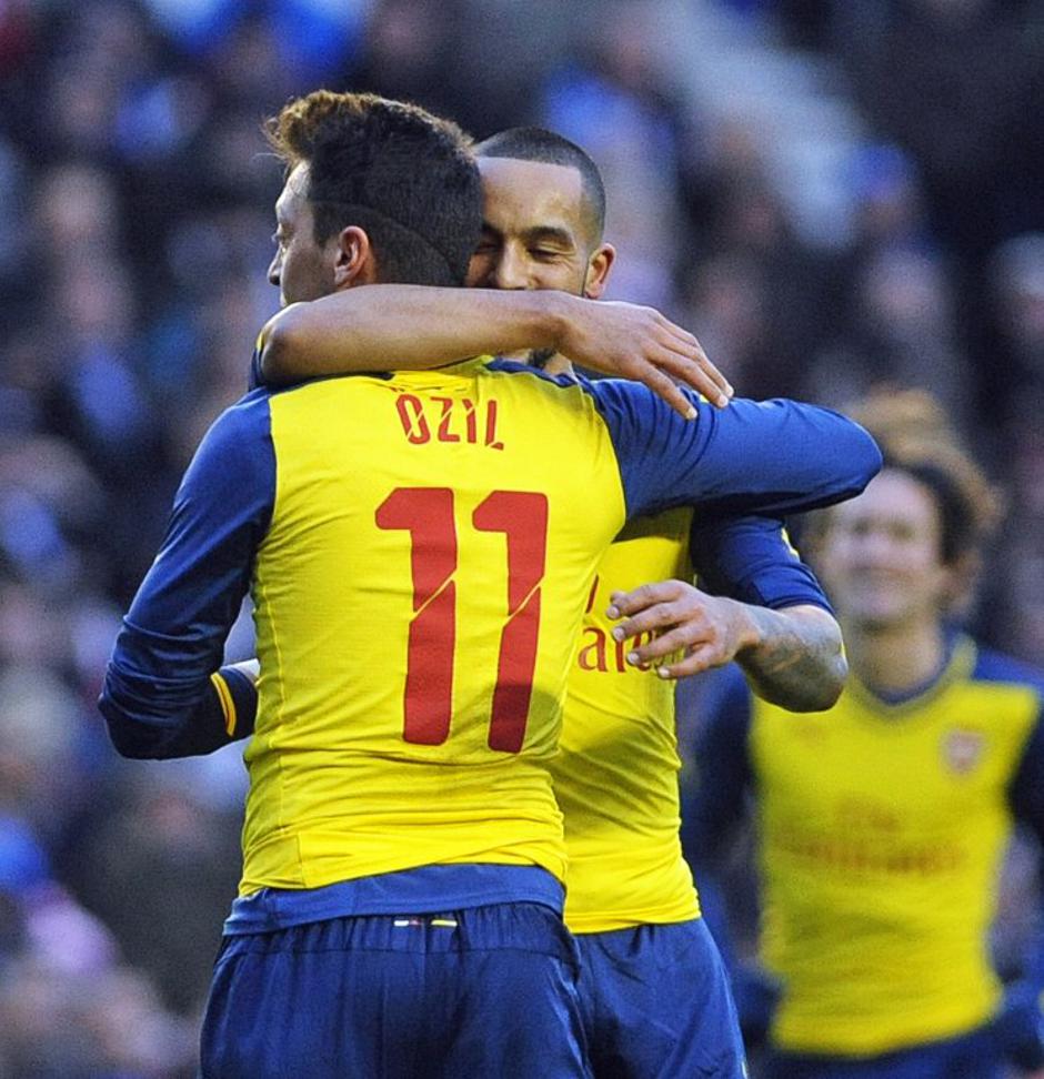Mesut Özil, Theo Walcott | Avtor: EPA