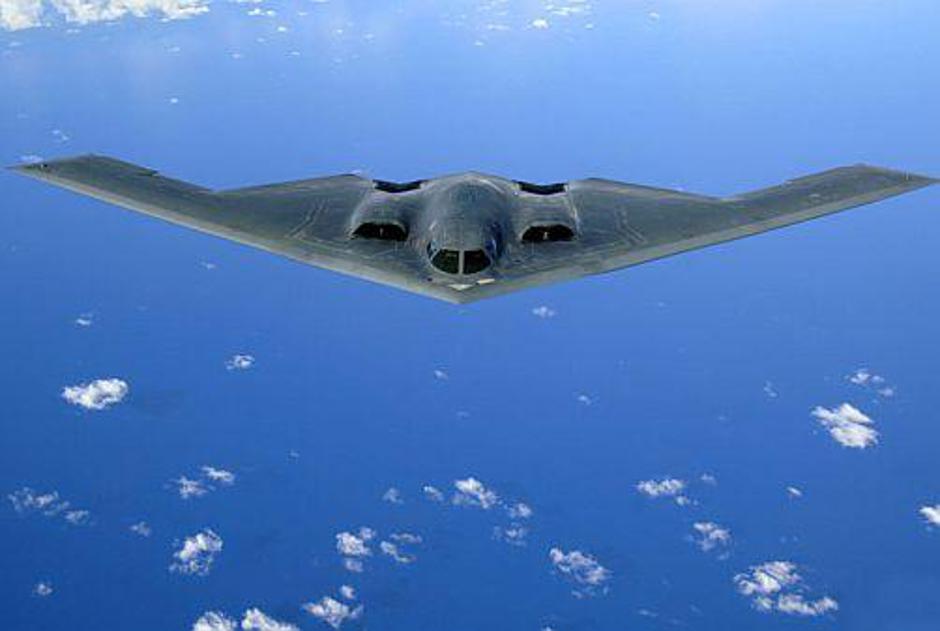 Bombnik B-2 v nasprotju z drugimi bombniki zaradi svoje "nevidnosti" lahko napad | Avtor: Žurnal24 main