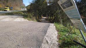 Zavijanje z regionalne ceste do blejske čistilne naprave je zelo nevarno. Občina