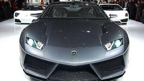 Lamborghinijeva vroča žemljica v Parizu je poimenovana estoque.