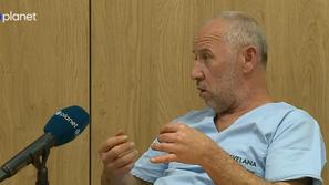 Ortoped Gregor kavčič med intervjujem na Planetu