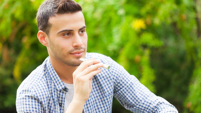 elektronska cigareta kajenje