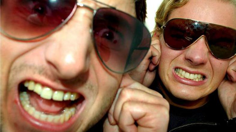 Svoj kompleksen zvok označujeta za sodoben drum'n'bass in ga ne uvrščata med neu