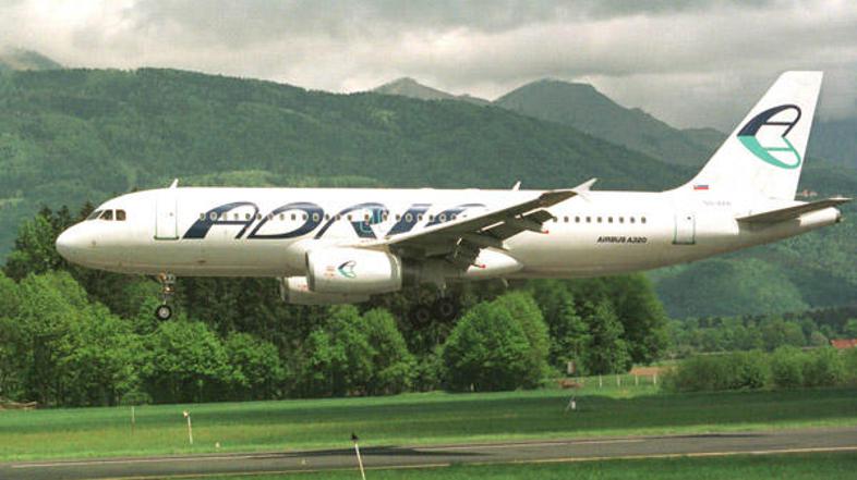 Dokončna pogajanja o prodaji airbusa 320 z oznako S5 AAA so še v teku.