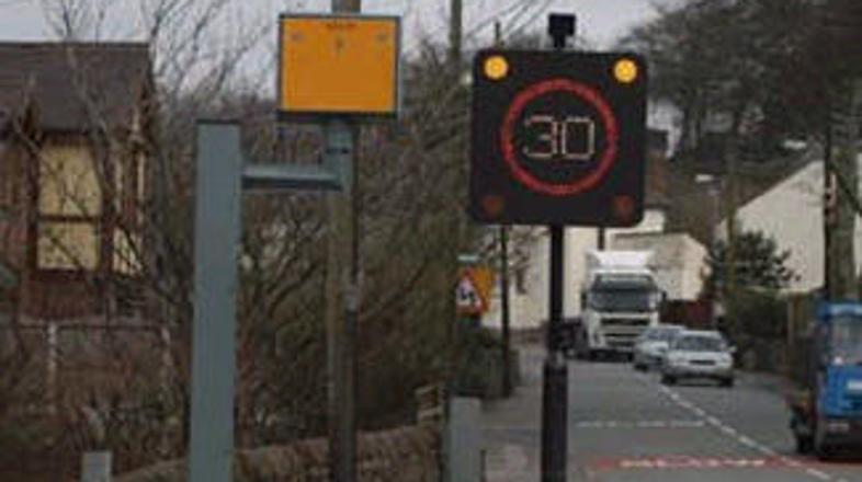 Andrew je poskušal s hitrim tekom sprožiti opozorilni znak.