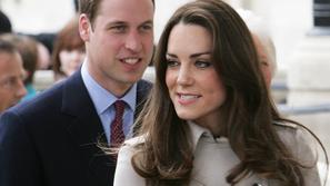 Princ William in Kate sta skupaj obiskala grob njegove matere. (Foto: EPA)