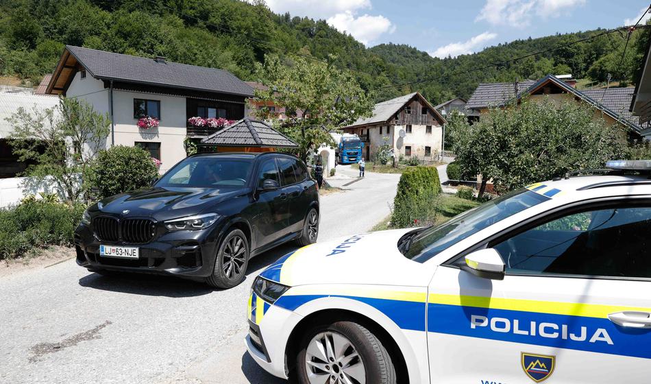 Starša sta bila preveč v šoku, reševalce klicali sosedi