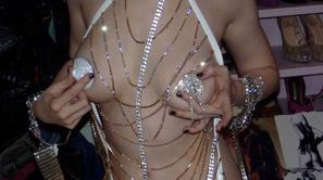 Pevka si je fotografije izmenjevala le s stilistom.