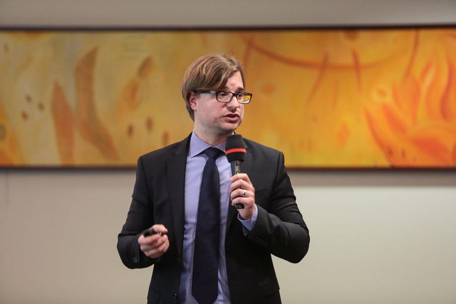 bela knjiga | Avtor: Saša Despot