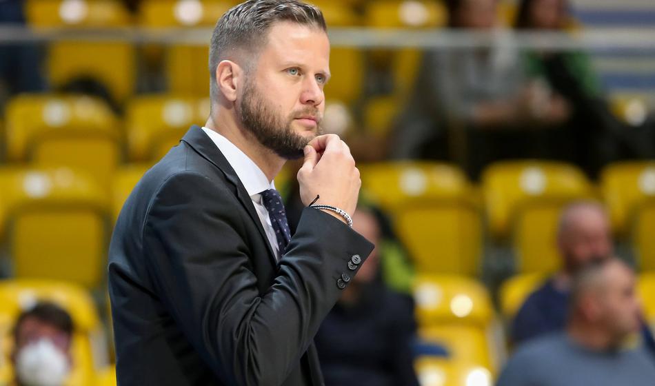 Še pred debijem velik udarec za selektorja Slovenije