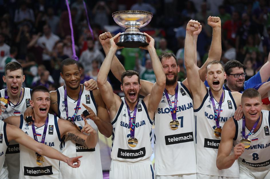 Finale Eurobasket, Slavje