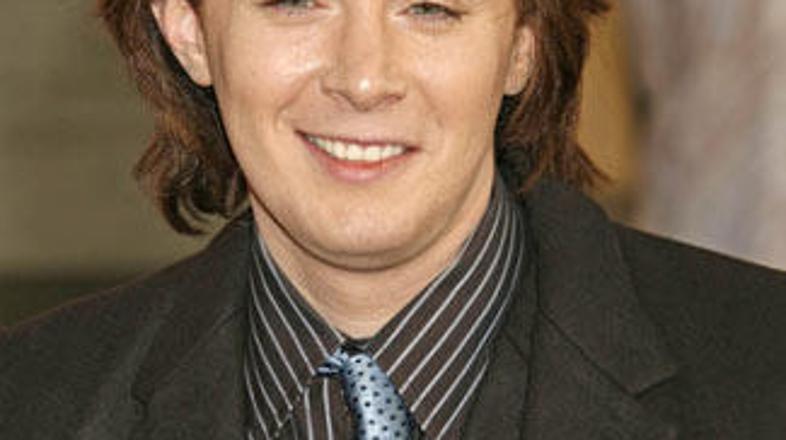 Clay Aiken se je v drugi sezoni resničnostne oddaje Ameriški idol uvrstil na dru