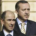 Janez Janša (levo) in Tayyip Erdogan bosta pred slovenskim predsedovanjem Evrops