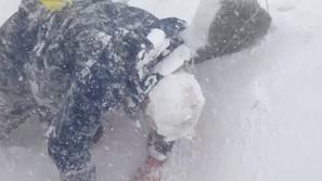 Snežni plaz na Mount Everestu