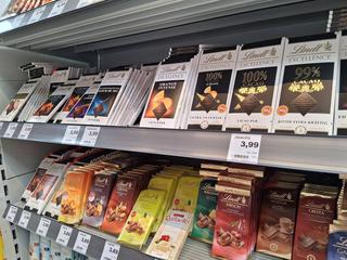 čokolada na trgovskih policah