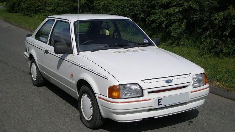 Ford escort je v Evropi doživel šest generacij.