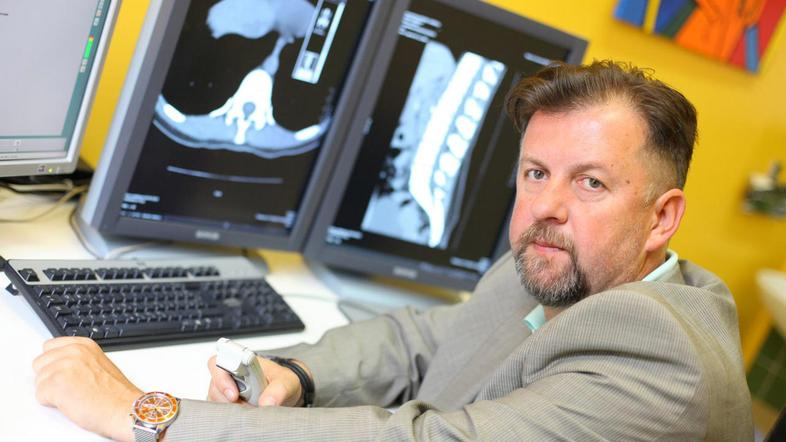 Robert Čeh pravi, da se je znova prijavil za mesto direktorja bolnišnice. (Nino 