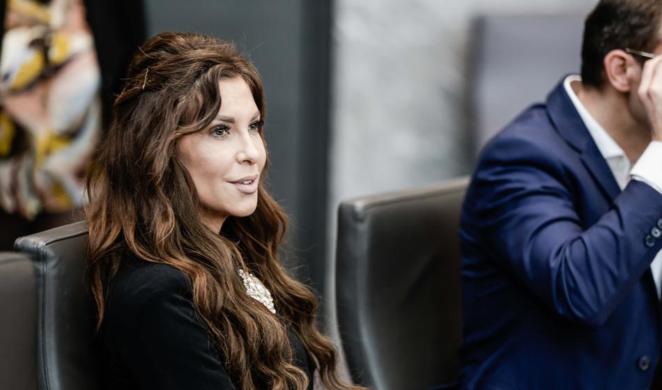 Eva Irgl pokazala, iz kakšne družine prihaja, same eminentne Slovenke!