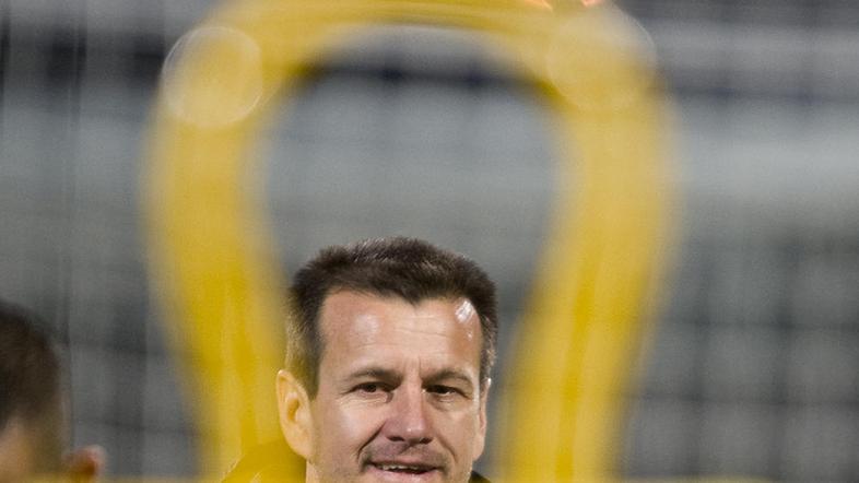 Dunga meni, da so angleši tehnično premalo podkovani, da bi lahko resno kandidir