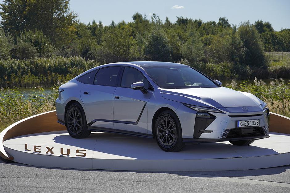 lexus ES | Avtor: Matija_Janežič