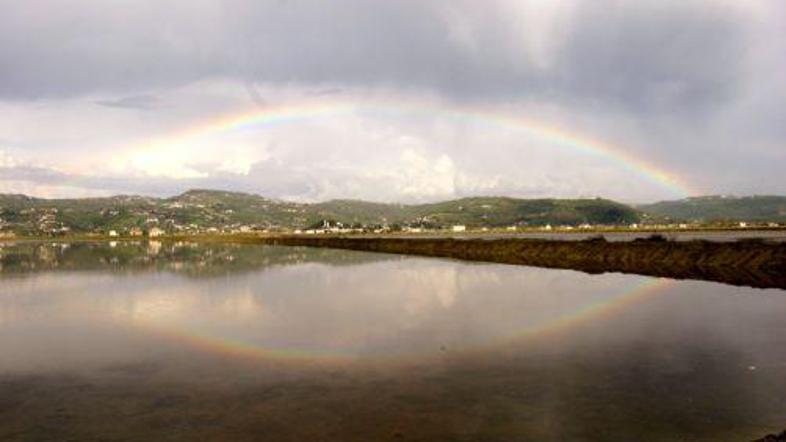 Mesto Piran že stoletja politično in ekonomsko nadzira zaliv, od koder črpa svoj