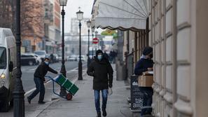 covid-19 slovenija maske ulica