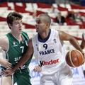 Tonyju Parkerju je klubski trener odsvetoval igranje za francosko reprezentanco.