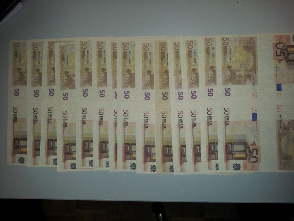 Ponarejen bankovec | Avtor: Policija