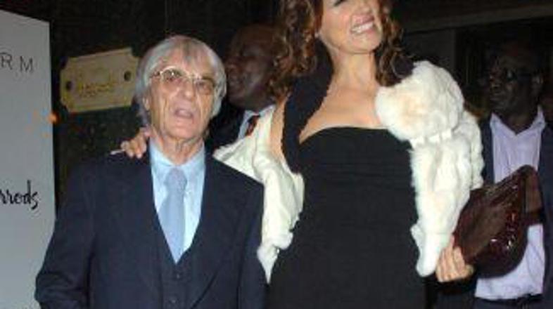 Le nasmeh je bolj grenak.