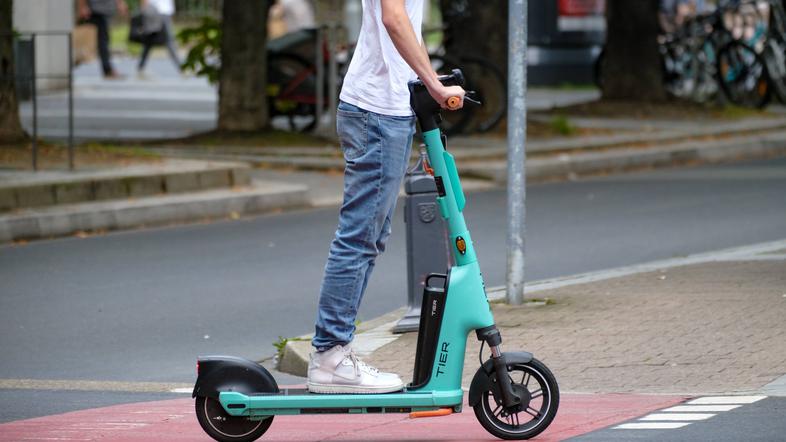 E-skiro, električni skiro