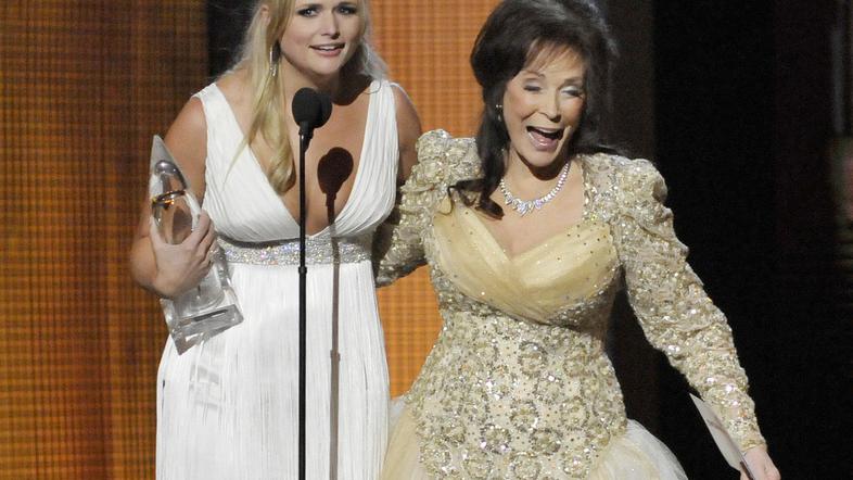 country music awards Miranda Lambert Loretta Lynn