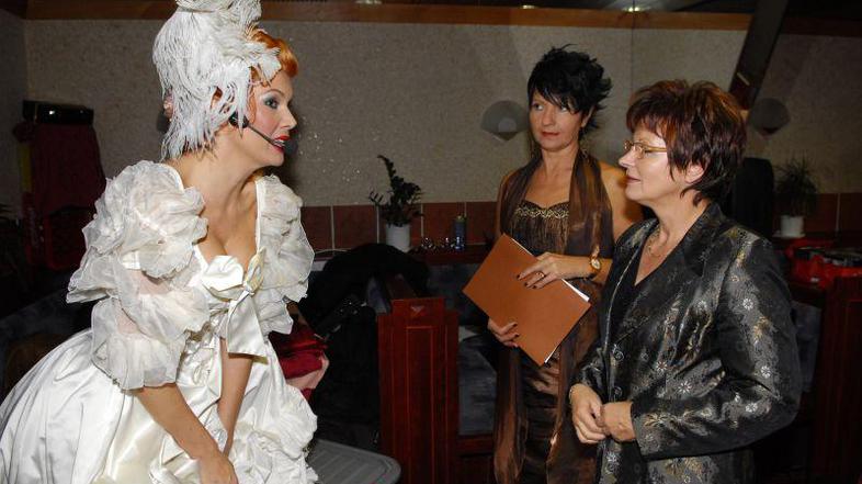 Stančka Šukalo Šeško, manekenka v vlogi Marije Antoinette, Silva Vrbnjak, povezo