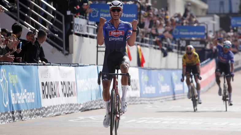 Pariz - Roubaix Mathieu van der Poel