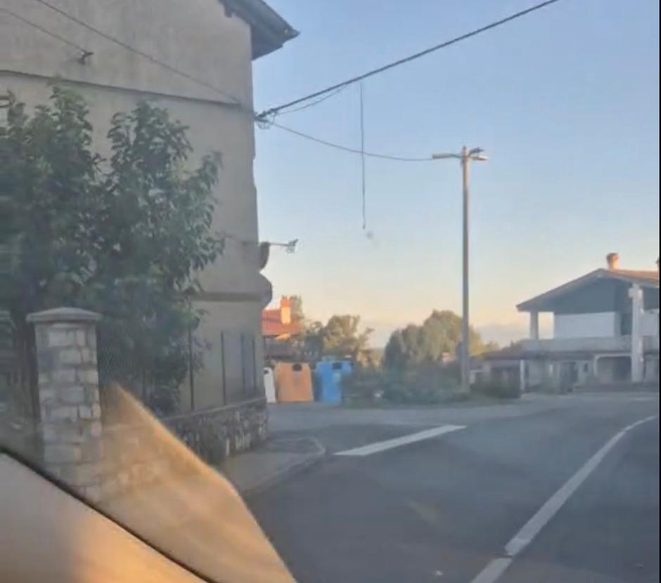 Cesta Opatje selo, vrtec, šolski avtobus, nezavarovan prehod za pešce | Avtor: Bralec