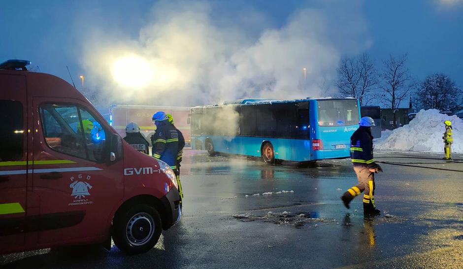 Zagorel avtobus, Primskovo, Kranj, požar, gasilci | Avtor: PGD Kranj-Primskovo